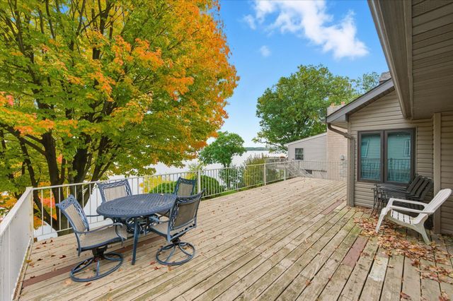 8580 215th Street N, Forest Lake, MN 55025