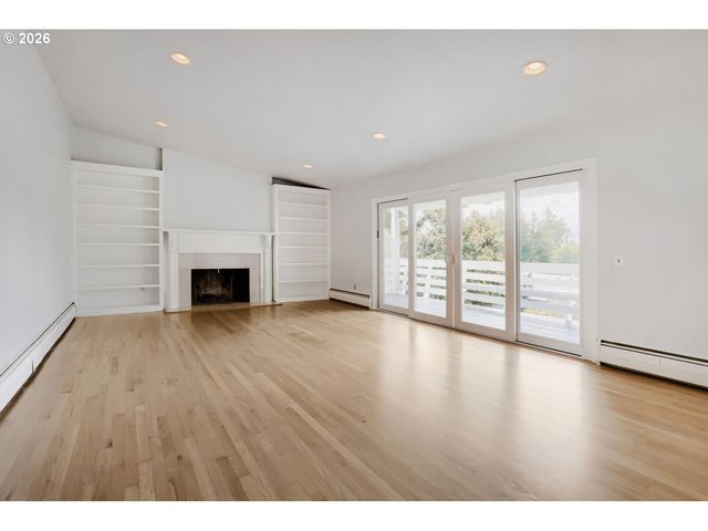 7190 Sw RENEE Dr, Portland, OR 97225