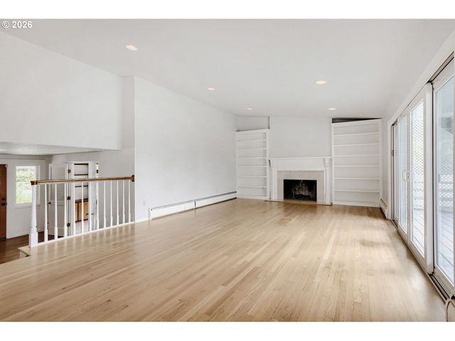 7190 Sw RENEE Dr, Portland, OR 97225