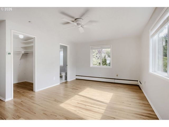 7190 Sw RENEE Dr, Portland, OR 97225