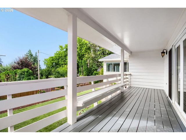 7190 Sw RENEE Dr, Portland, OR 97225