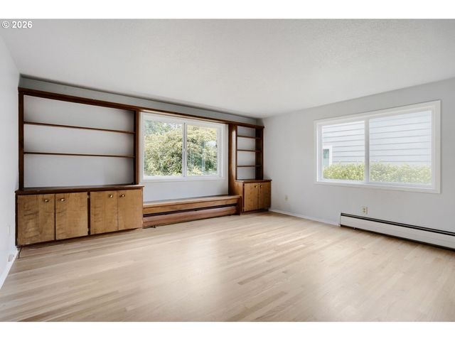 7190 Sw RENEE Dr, Portland, OR 97225