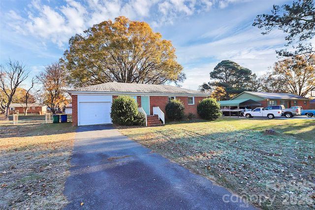3201 Smith Farm Road, Matthews, NC 28104