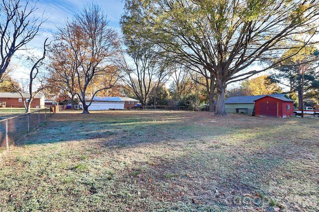 3201 Smith Farm Road, Matthews, NC 28104