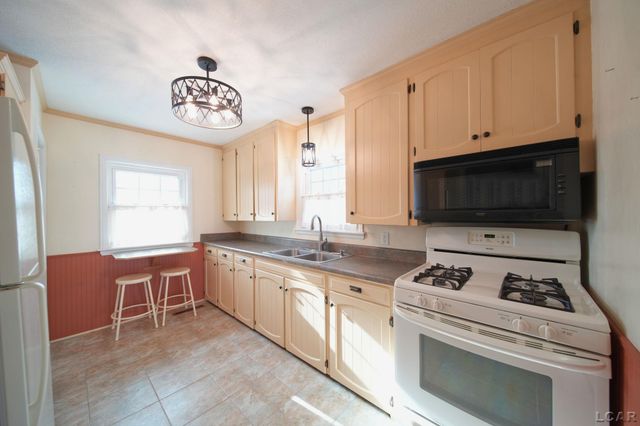 1247 University Avenue, Adrian, MI 49221