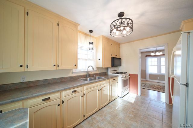 1247 University Avenue, Adrian, MI 49221