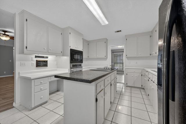 3 Neptune Drive, Mary Esther, FL 32569