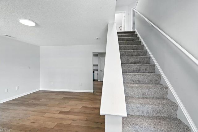 366 Pear Ridge CIR, Newport News, VA 23602