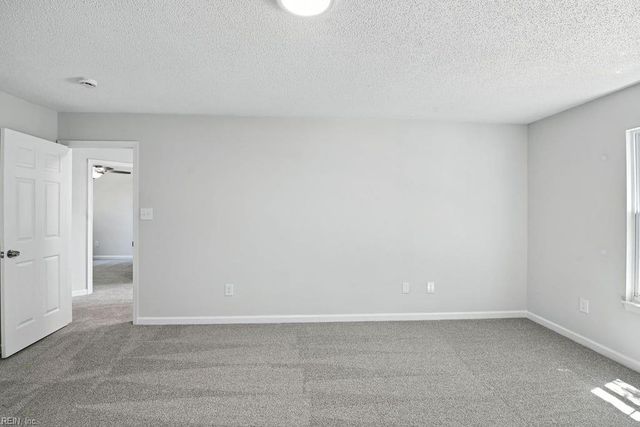 366 Pear Ridge CIR, Newport News, VA 23602