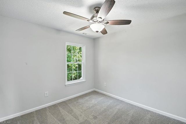 366 Pear Ridge CIR, Newport News, VA 23602