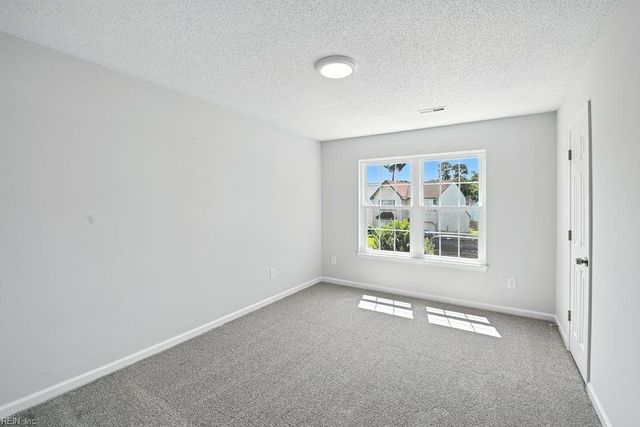 366 Pear Ridge CIR, Newport News, VA 23602