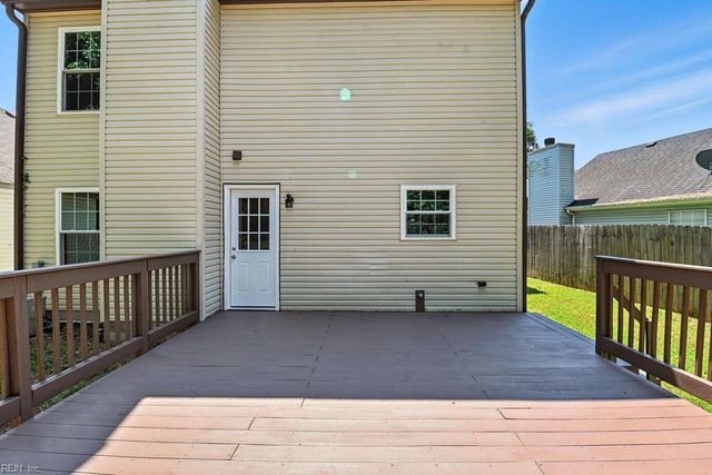 366 Pear Ridge CIR, Newport News, VA 23602