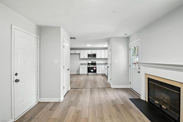 366 Pear Ridge CIR, Newport News, VA 23602