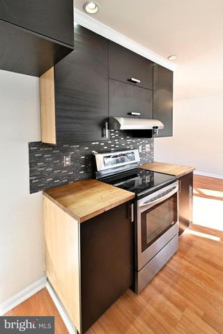 35 FAIRWAY DR, Yardley, PA 19067