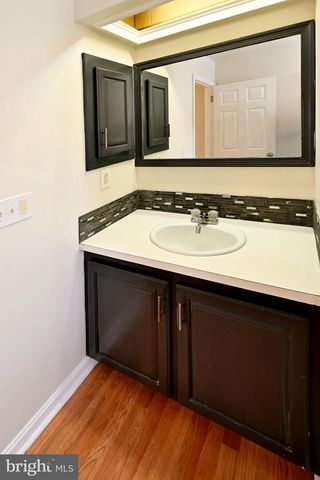 35 FAIRWAY DR, Yardley, PA 19067