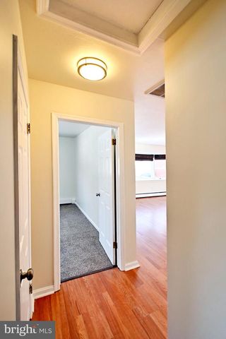 35 FAIRWAY DR, Yardley, PA 19067