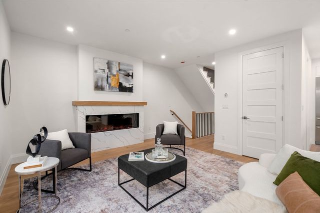 956 Walnut Street 7, Newton, MA 02461