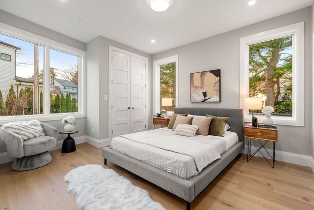 956 Walnut Street 7, Newton, MA 02461