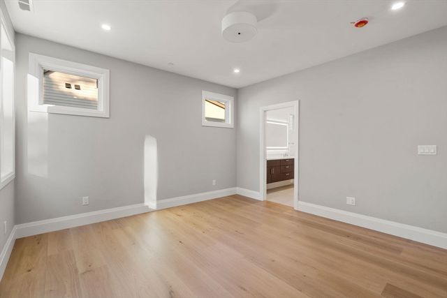 956 Walnut Street 7, Newton, MA 02461