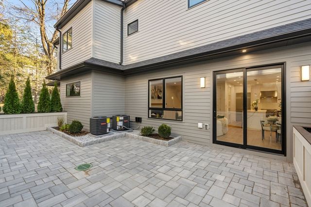 956 Walnut Street 7, Newton, MA 02461