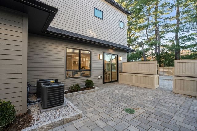 956 Walnut Street 7, Newton, MA 02461