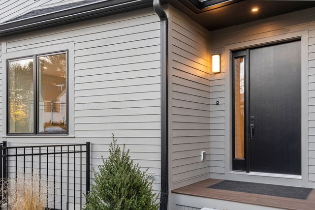 956 Walnut Street 7, Newton, MA 02461