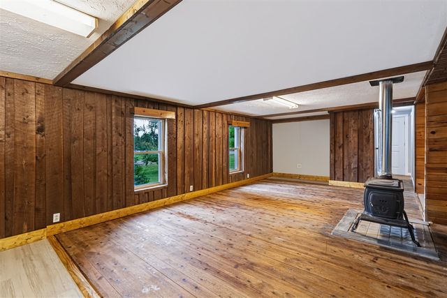 55470 Flatbush Road, Three Rivers, MI 49093