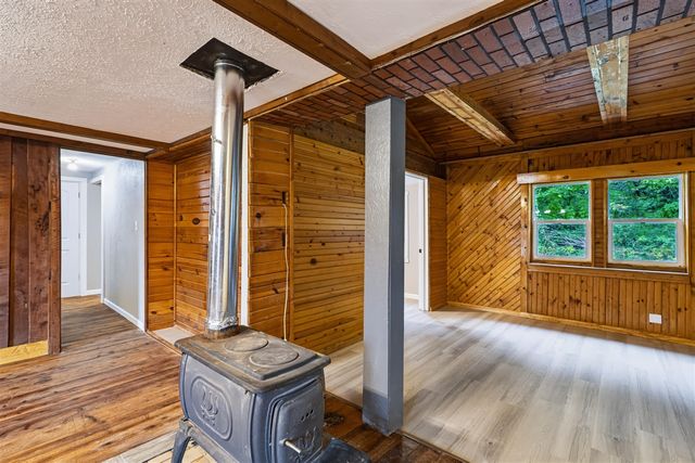 55470 Flatbush Road, Three Rivers, MI 49093