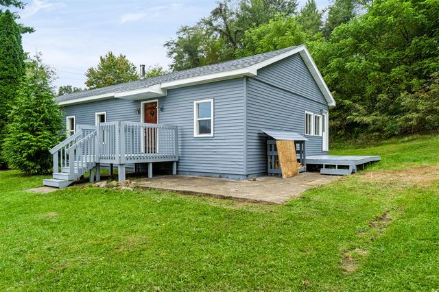 55470 Flatbush Road, Three Rivers, MI 49093