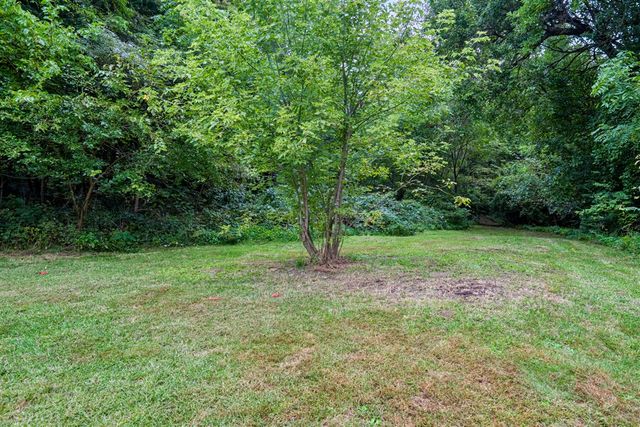 55470 Flatbush Road, Three Rivers, MI 49093