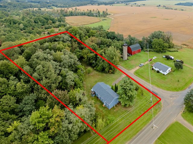 55470 Flatbush Road, Three Rivers, MI 49093