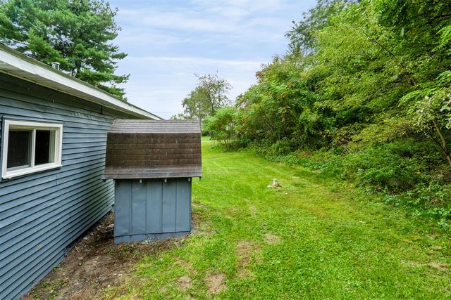 55470 Flatbush Road, Three Rivers, MI 49093