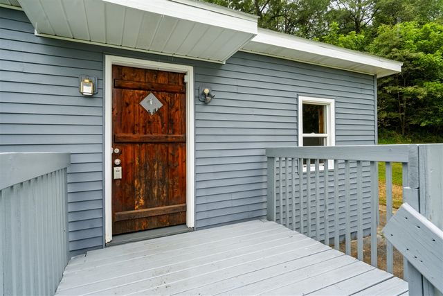 55470 Flatbush Road, Three Rivers, MI 49093