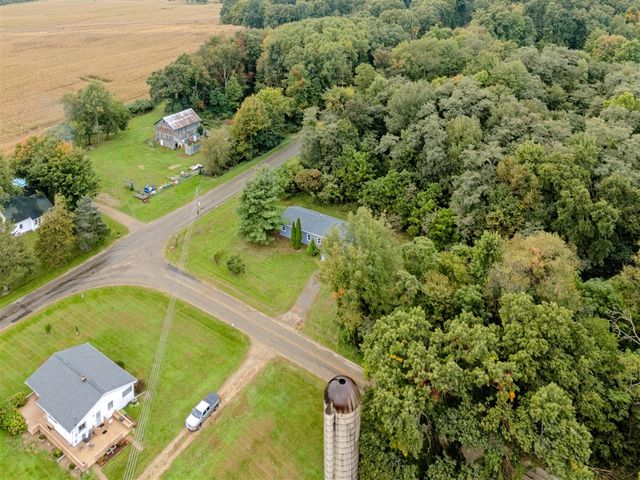 55470 Flatbush Road, Three Rivers, MI 49093