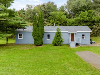 55470 Flatbush Road, Three Rivers, MI 49093