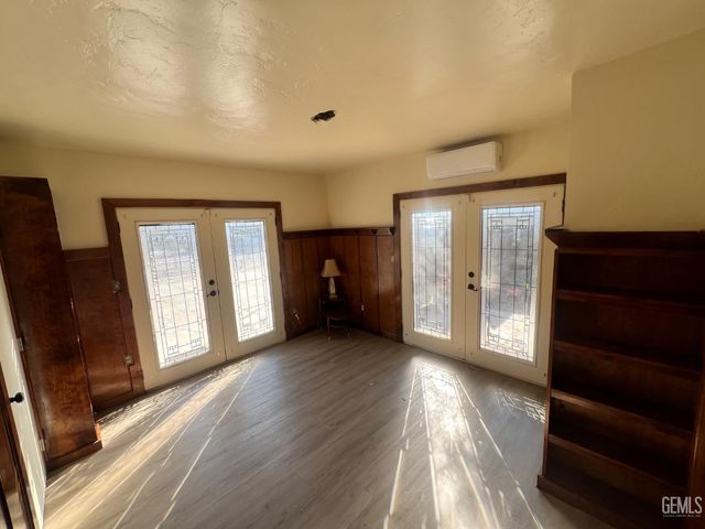 2820 Alta Vista Drive, Bakersfield, CA 93305