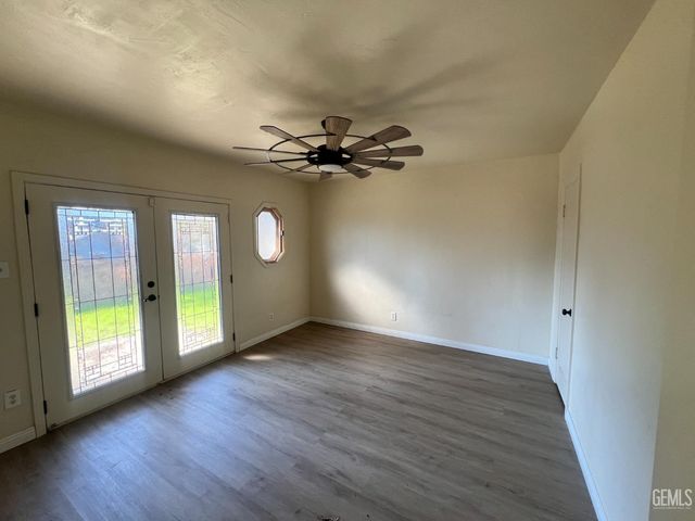 2820 Alta Vista Drive, Bakersfield, CA 93305