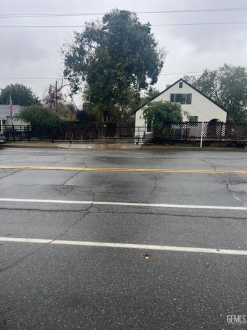 2820 Alta Vista Drive, Bakersfield, CA 93305