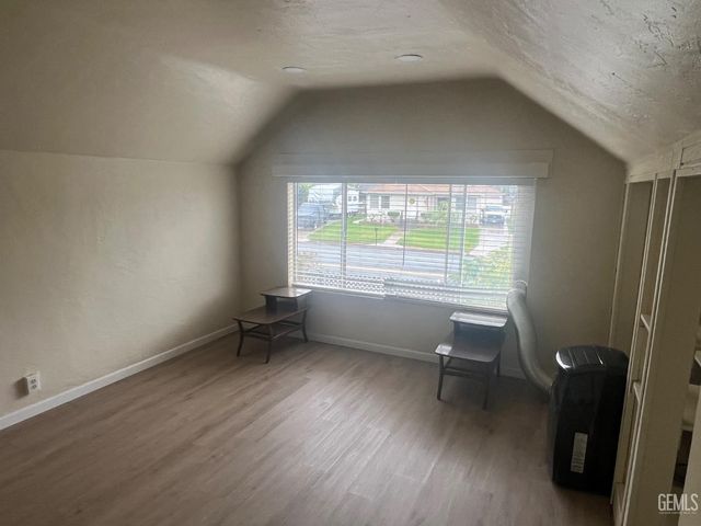 2820 Alta Vista Drive, Bakersfield, CA 93305