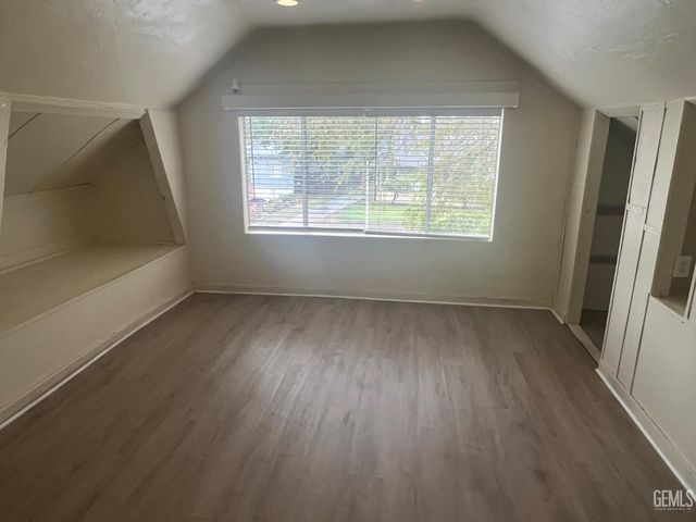 2820 Alta Vista Drive, Bakersfield, CA 93305