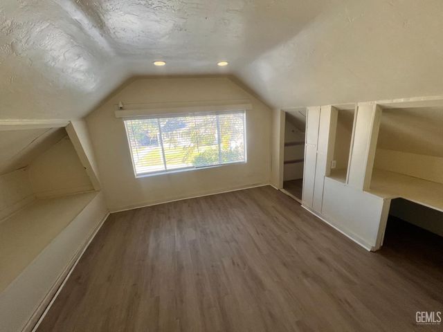 2820 Alta Vista Drive, Bakersfield, CA 93305