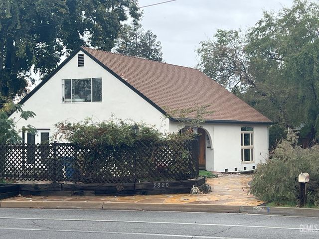 2820 Alta Vista Drive, Bakersfield, CA 93305