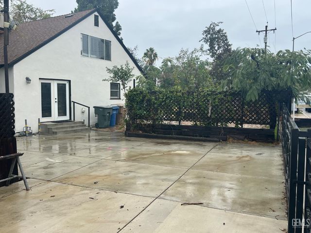 2820 Alta Vista Drive, Bakersfield, CA 93305