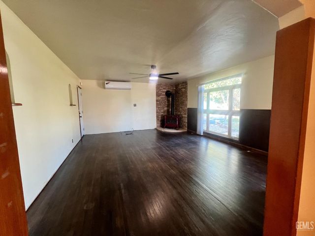 2820 Alta Vista Drive, Bakersfield, CA 93305