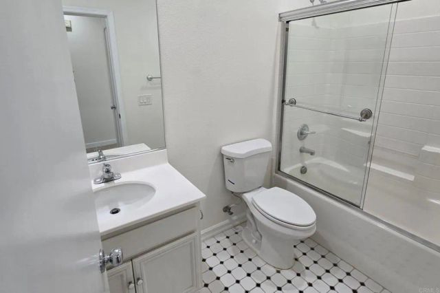 425 S Meadowbrook Drive 151, San Diego, CA 92114