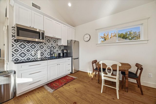 429 W 22nd Street, Houston, TX 77008