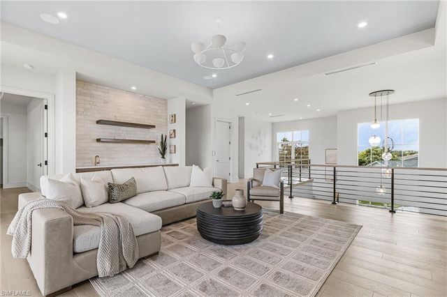 25 Covewood CT, Marco Island, FL 34145