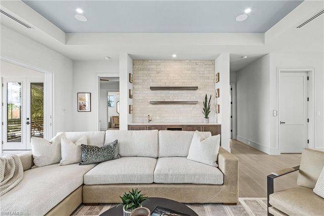 25 Covewood CT, Marco Island, FL 34145