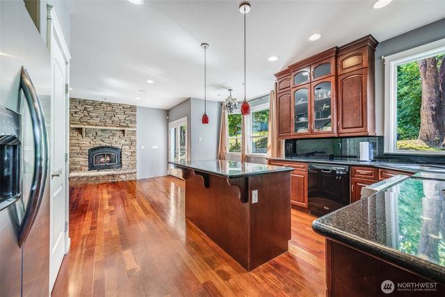 36984 Aspen Way NE, Hansville, WA 98340