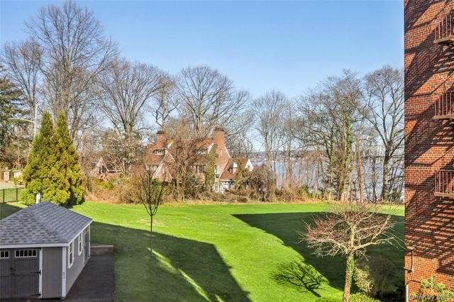 2 Salisbury Point 1E, Nyack, NY 10960